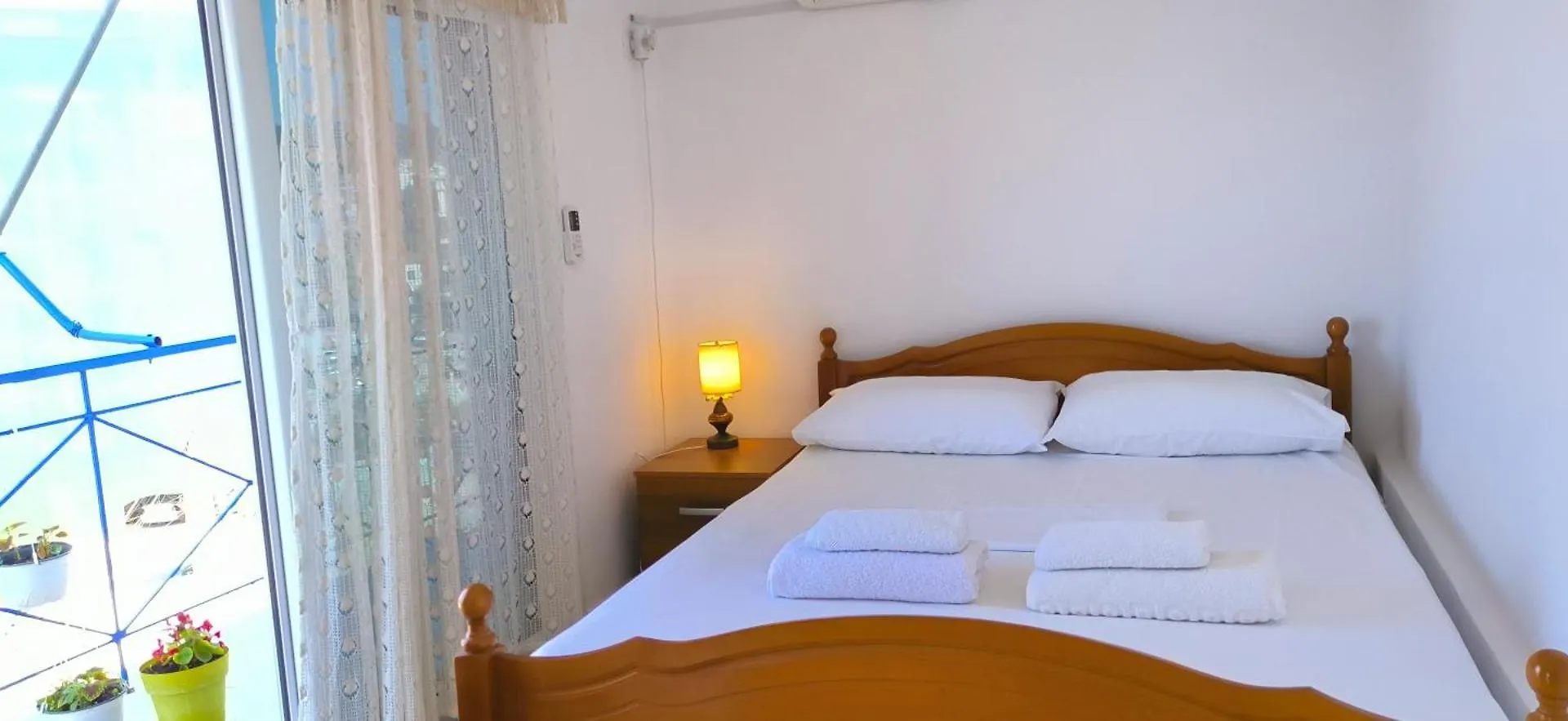 Natasha Rooms Himara 0*,  Albania